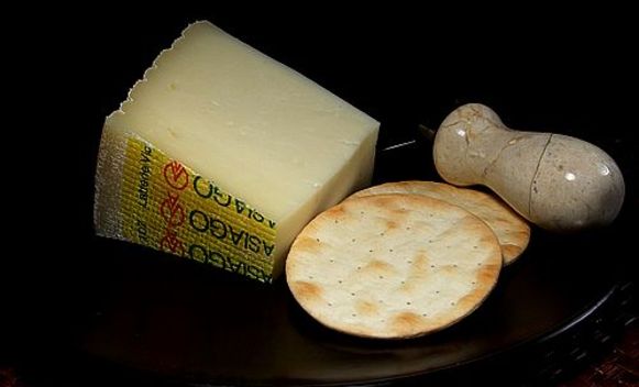 Show_asiago-pressato-cheese